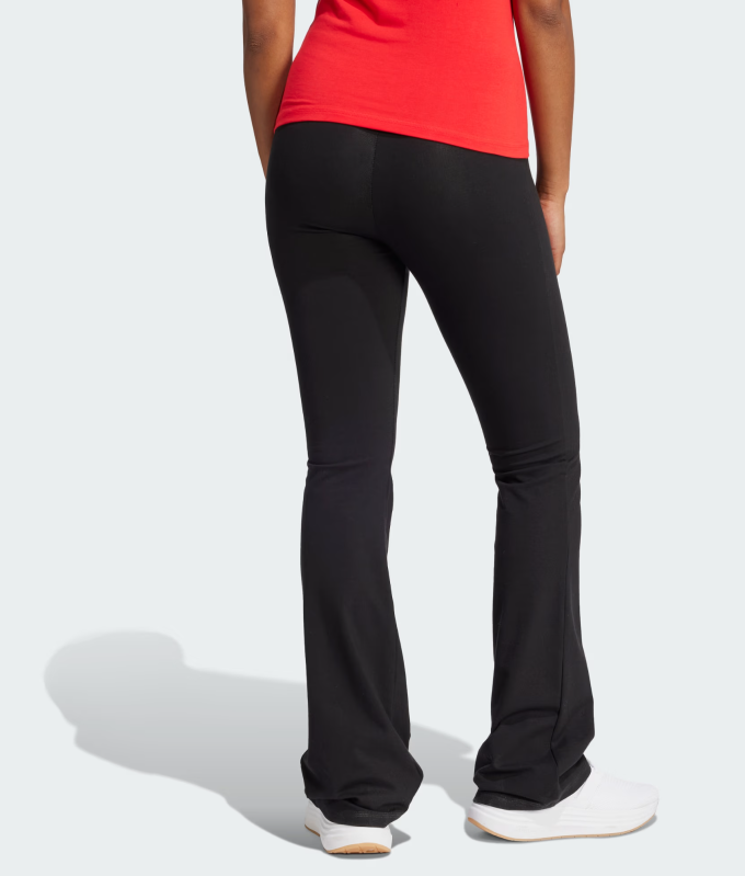 Calça legging Flare Essentials com Logo Pequeno_