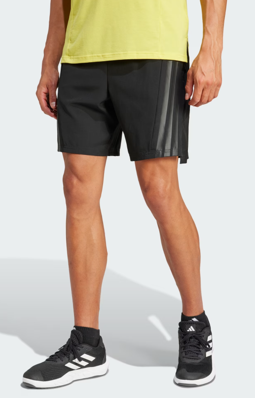 Shorts com Três Listras Projetados para Treinar_