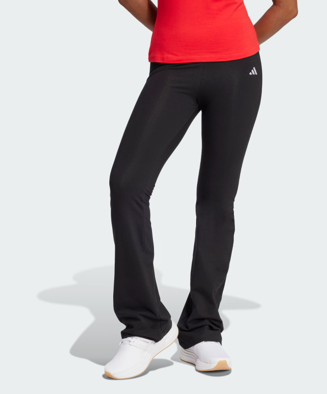 Calça legging Flare Essentials com Logo Pequeno_