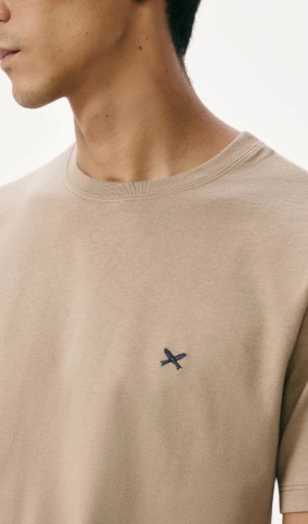 Camiseta básica masculina world com bordado
