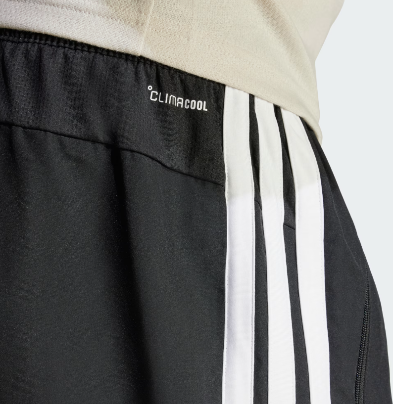 Shorts Malha Essentials Três Listras_
